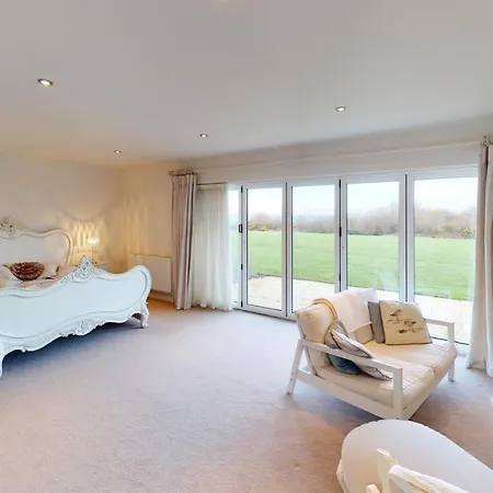 Holiday home Silversands House - The Bay Filey, Sleeps 8-10, 2 Dogs Welcome *