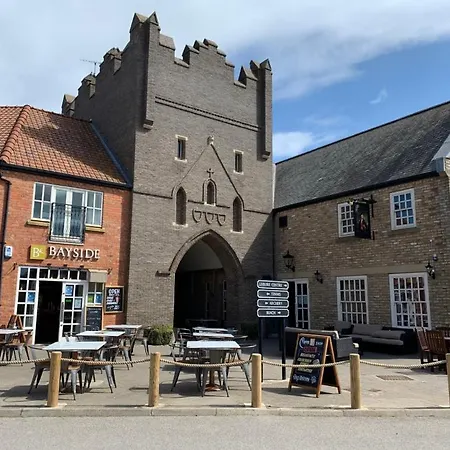 Silversands House - The Bay Filey, Sleeps 8-10, 2 Dogs Welcome Holiday home Reighton