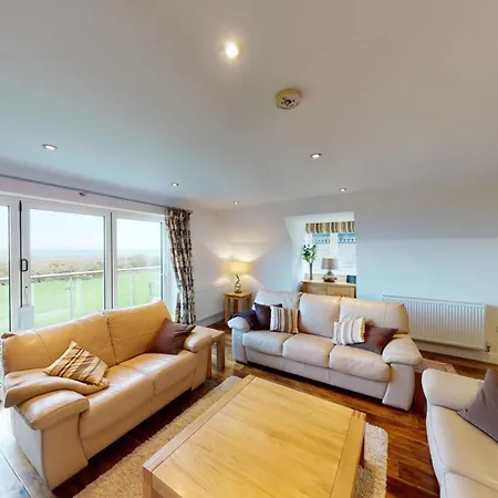 Silversands House - The Bay Filey, Sleeps 8-10, 2 Dogs Welcome Nyaraló Reighton