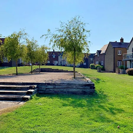 Silversands House - The Bay Filey, Sleeps 8-10, 2 Dogs Welcome Holiday home *