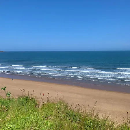 Silversands House - The Bay Filey, Sleeps 8-10, 2 Dogs Welcome Nyaraló Reighton