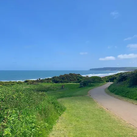 Silversands House - The Bay Filey, Sleeps 8-10, 2 Dogs Welcome Reighton