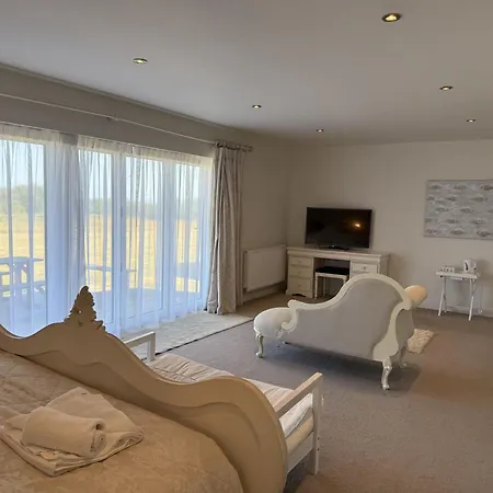 Silversands House - The Bay Filey, Sleeps 8-10, 2 Dogs Welcome