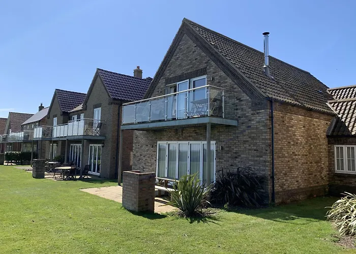 Silversands House - The Bay Filey, Sleeps 8-10, 2 Dogs Welcome *
