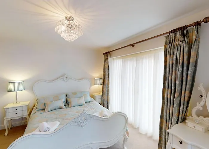 Silversands House - The Bay Filey, Sleeps 8-10, 2 Dogs Welcome *