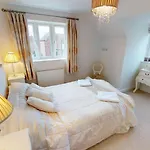 Silversands House - The Bay Filey, Sleeps 8-10, 2 Dogs Welcome